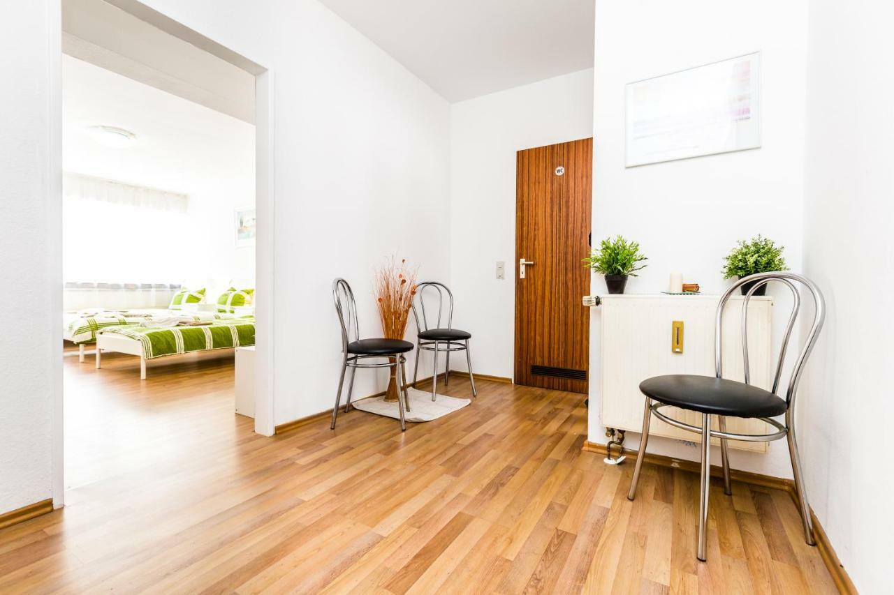 Workers Apartment Am Wiener Platz Cologne Exterior photo