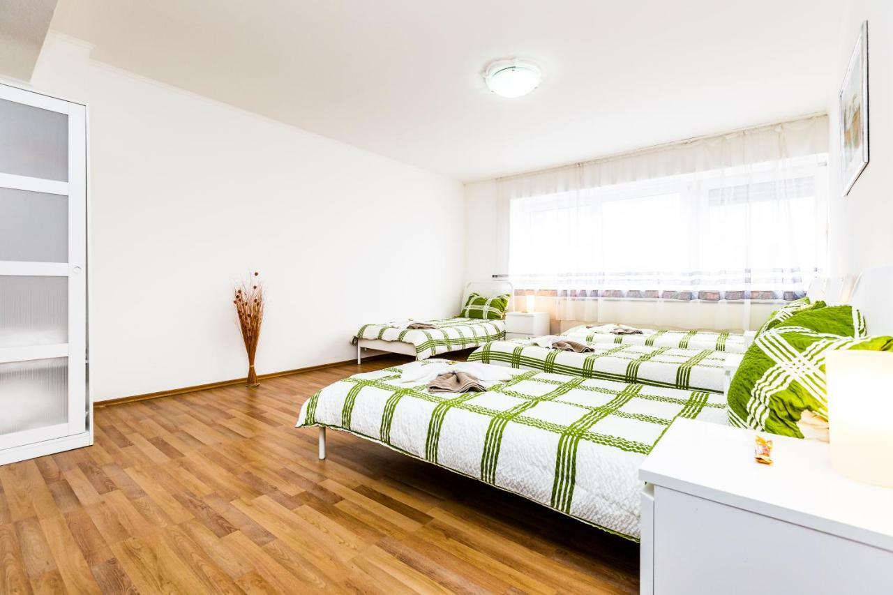 Workers Apartment Am Wiener Platz Cologne Exterior photo